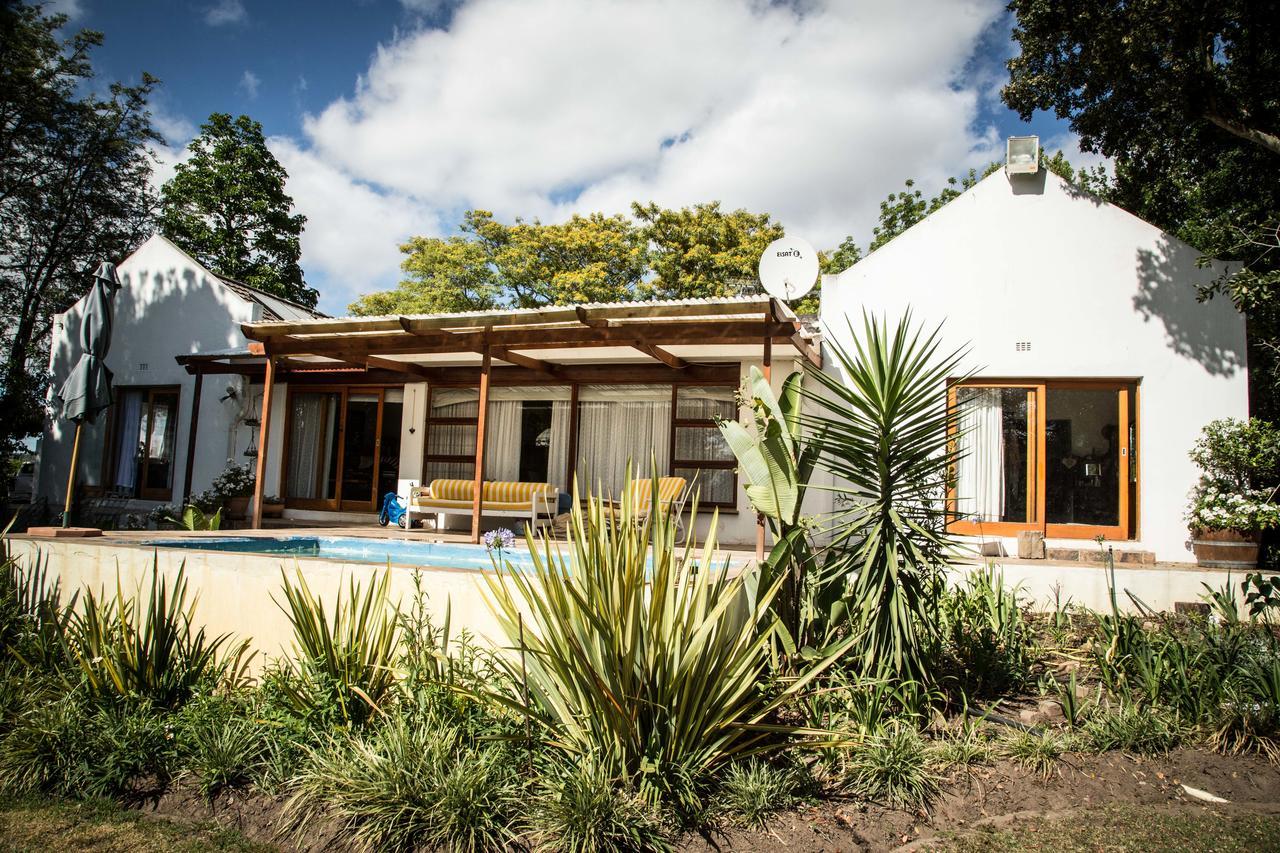 Hotel Rouana Guest Farm à Stellenbosch Extérieur photo